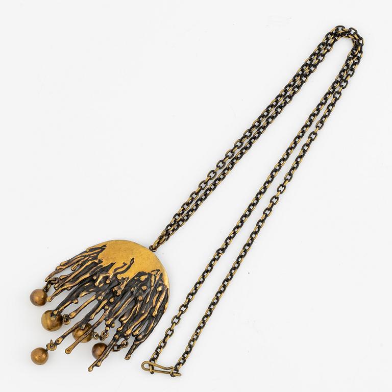 Pentti Sarpaneva, collier, brons.