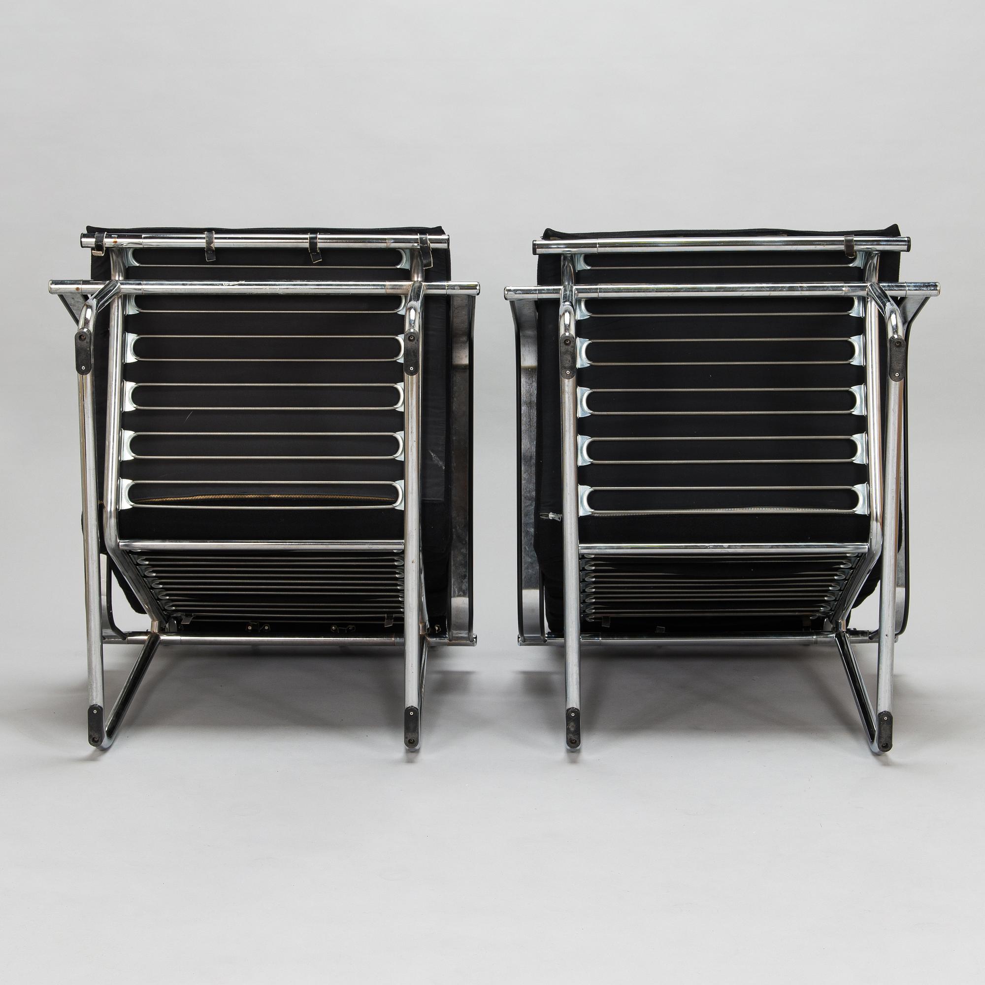 Yrjö Kukkapuro, a 1980s pair of 'Remmi' armchairs for Avarte.