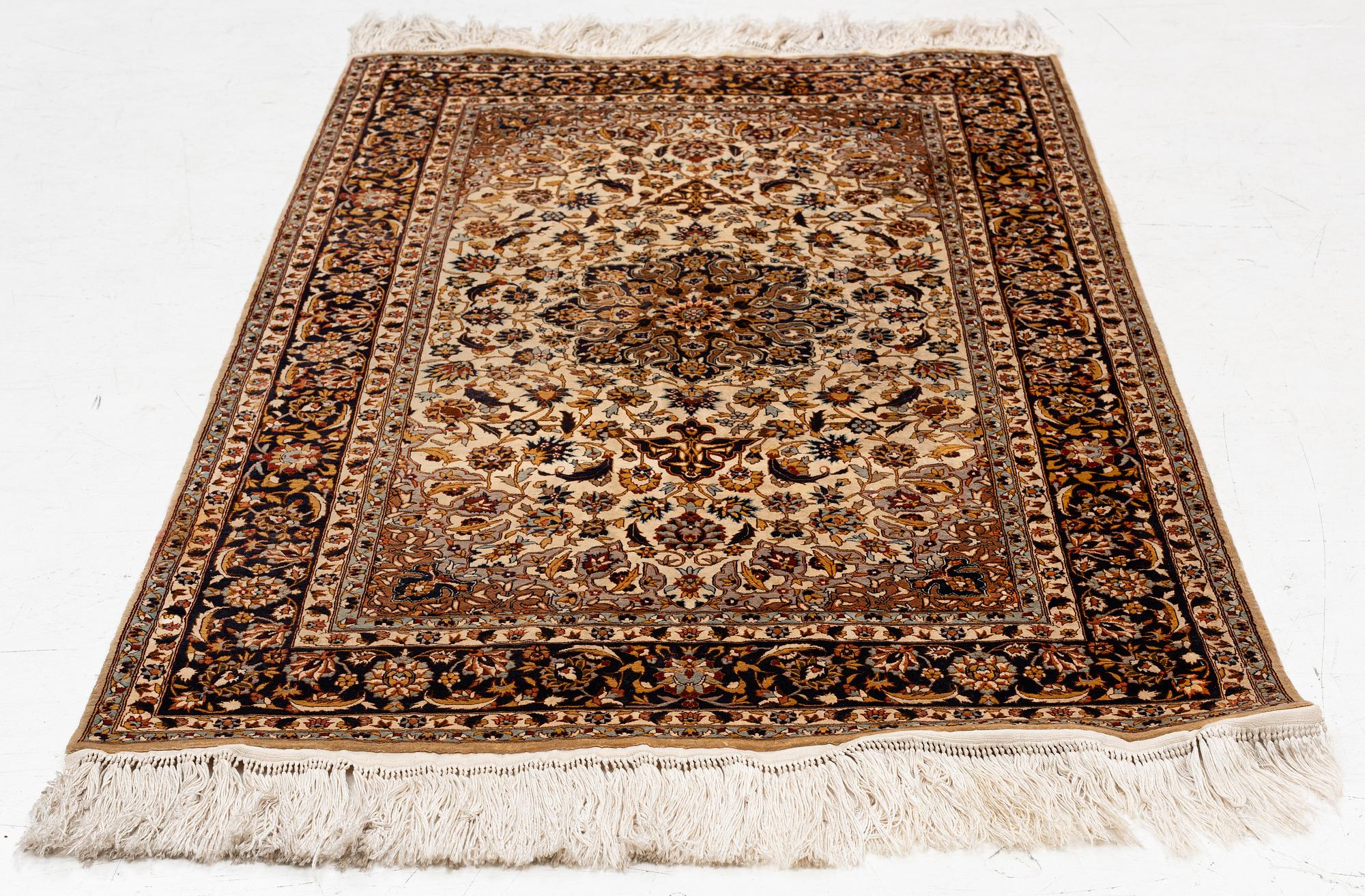 Carpet, silk Ghom, approx. 155 x 93 cm.