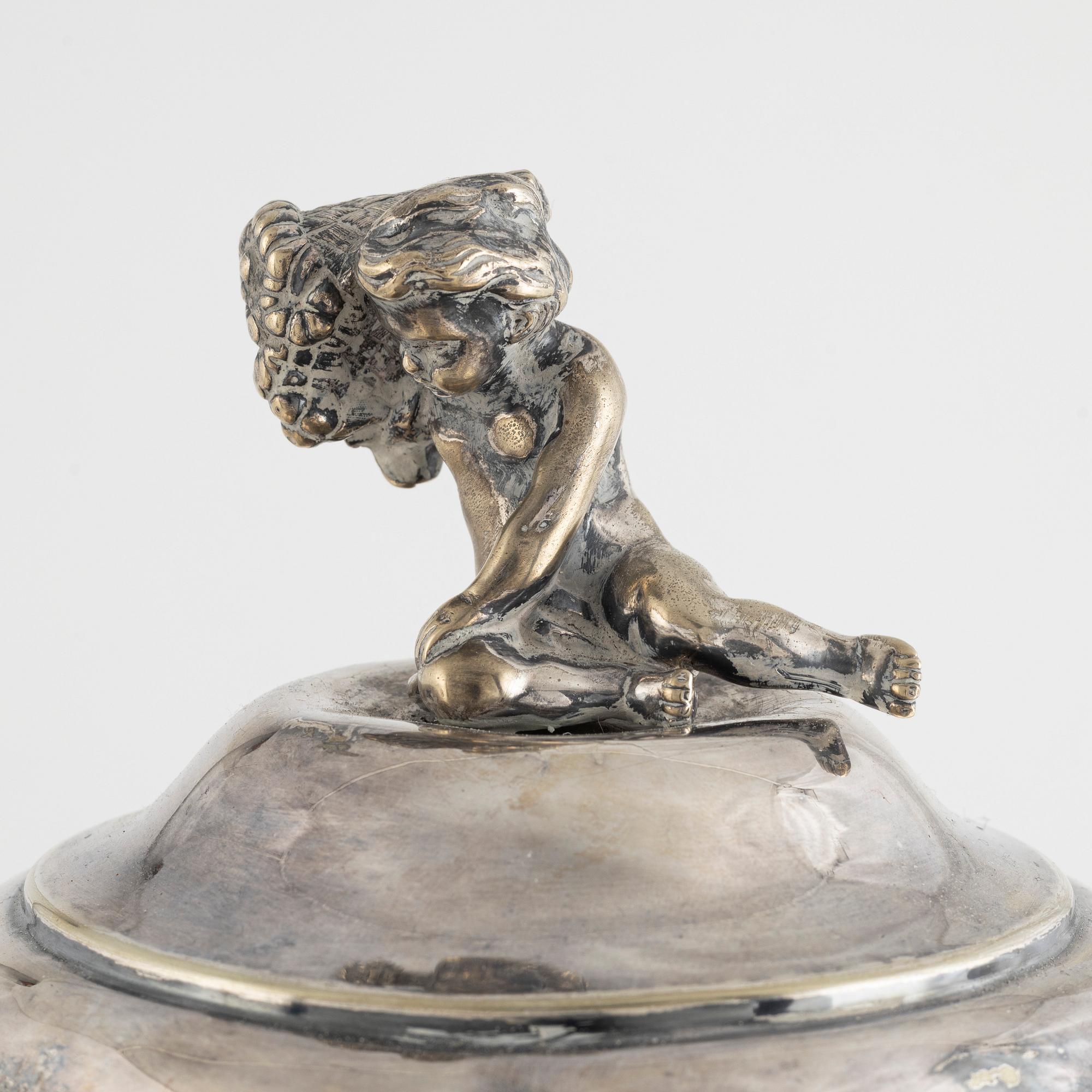 C.R. Carlström, brännvinskylare, nysilver, tidigt 1900-tal.