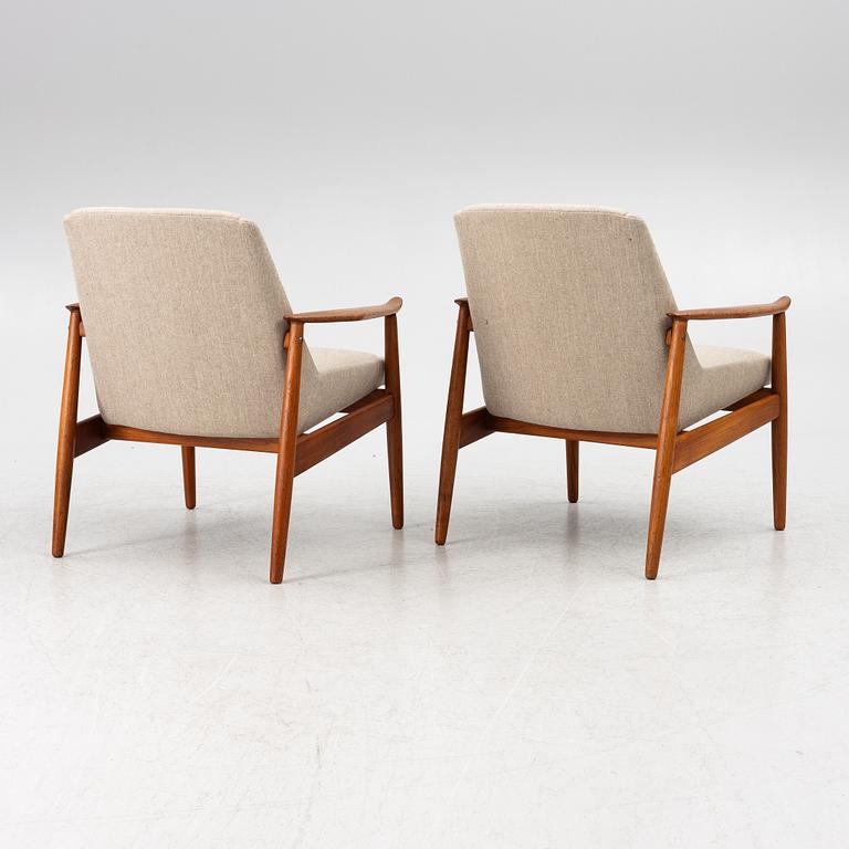 Arne Vodder, a pair of armchairs, model No. 810, Slagelse Møbelvaerk A/S, Denmark, mid-20th Century.