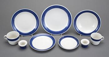 SERVIS, porslin, 51 delar, "Koka Blå", Hertha Bengtsson, Rörstrand, i produktion 1956-1988.