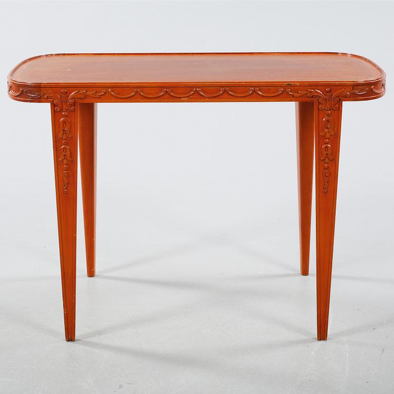 A table from AB Robert Ditzingers, from the first half of the 20th century.