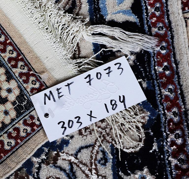 Matta, Nain part silk, 6 laa, ca. 303 x 184 cm.