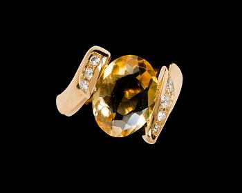 782. RING, citrine, brilliant cut diamonds, tot. app. 0.22 cts.