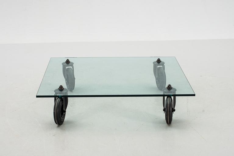 SOFFBORD, "Tavolo con ruote", Gae Aulenti, Fontana Arte, Italien.