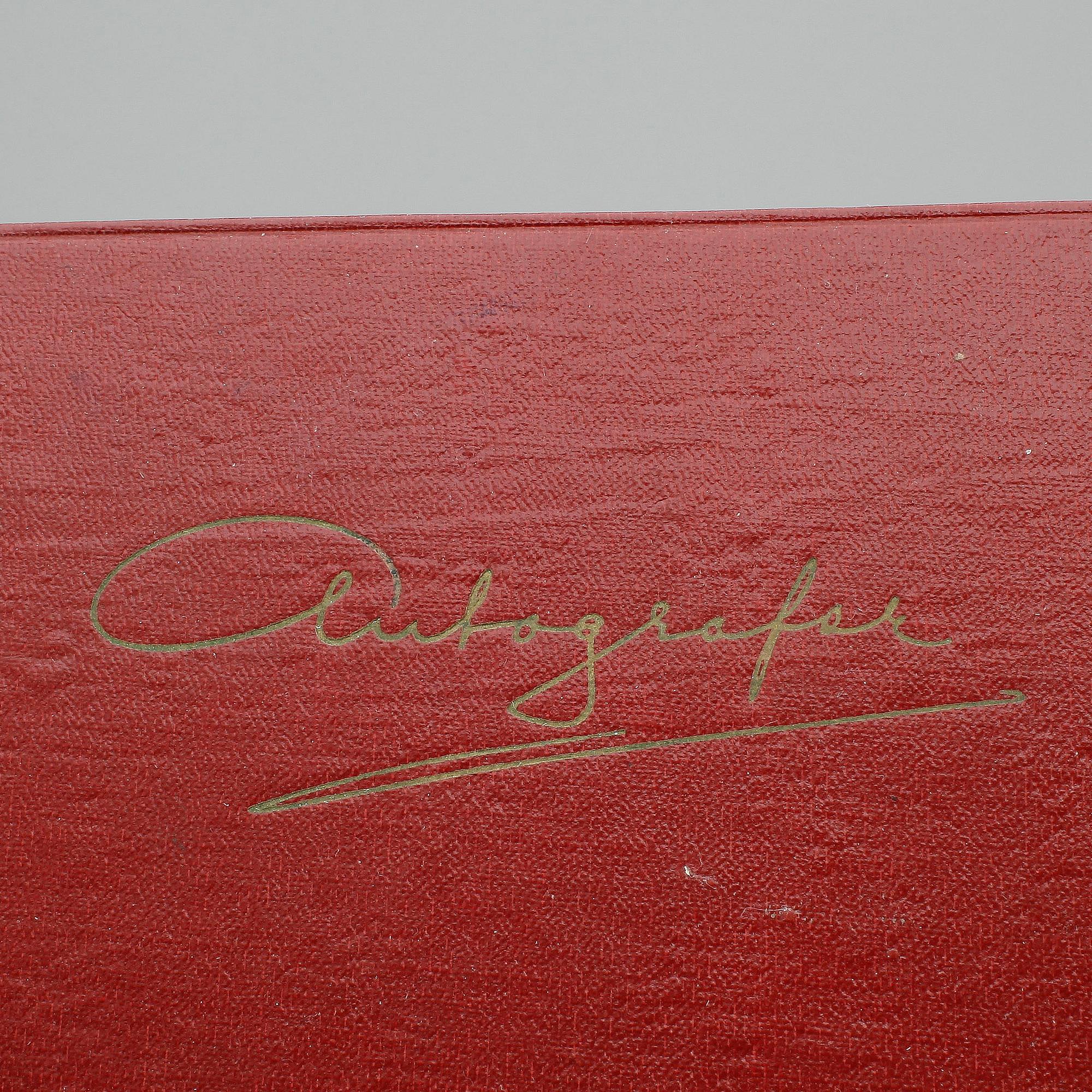 PARTI AUTOGRAFER OCH FOTOGRAFIER, bla Sickan Carlsson, Bibbi Andersson, Povel Ramel. 1950-70-tal.