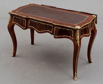 SKRIVBORD, Louis XV-stil, 1900-talets andra hälft.