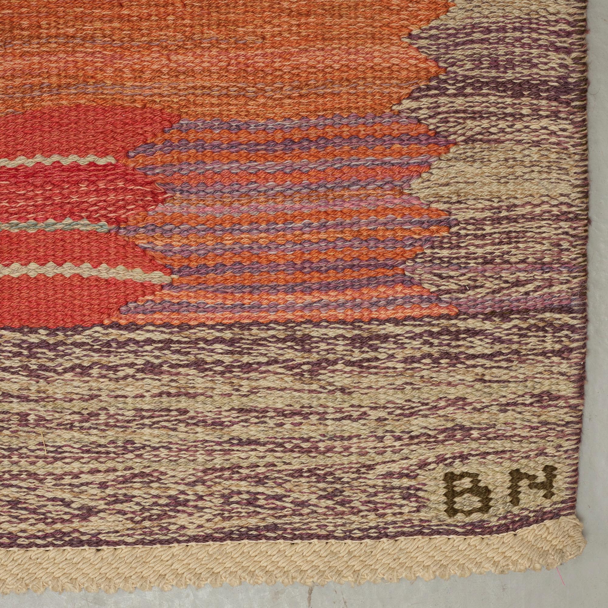 Barbro Nilsson, MATTA, "Park röd, Korsnäs", gobelängteknik, ca 447,5 x 424 cm, signerad AB MMF BN.