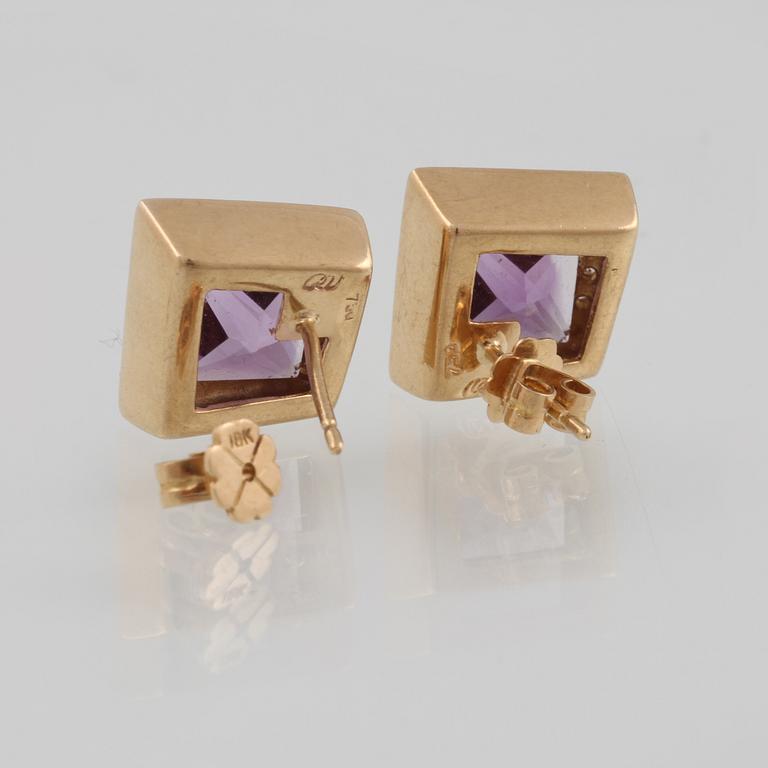 ÖRHÄNGEN, 18K guld med fasettslipade ametister samt briljantslipade diamanter. Vikt 9,1 gram.