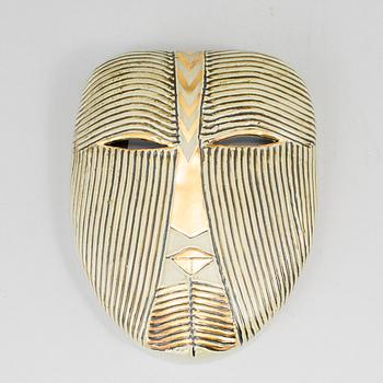 LISA LARSON, a stoneware mask from K-Studion, Gustavsberg.