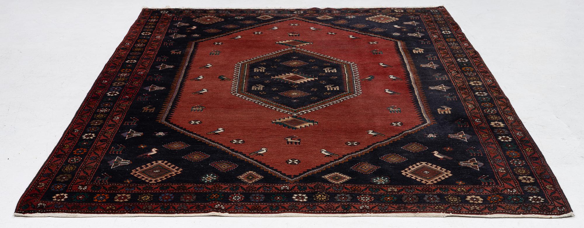 Carpet, possibly Kelardasht, approx. 305 x 212 cm.