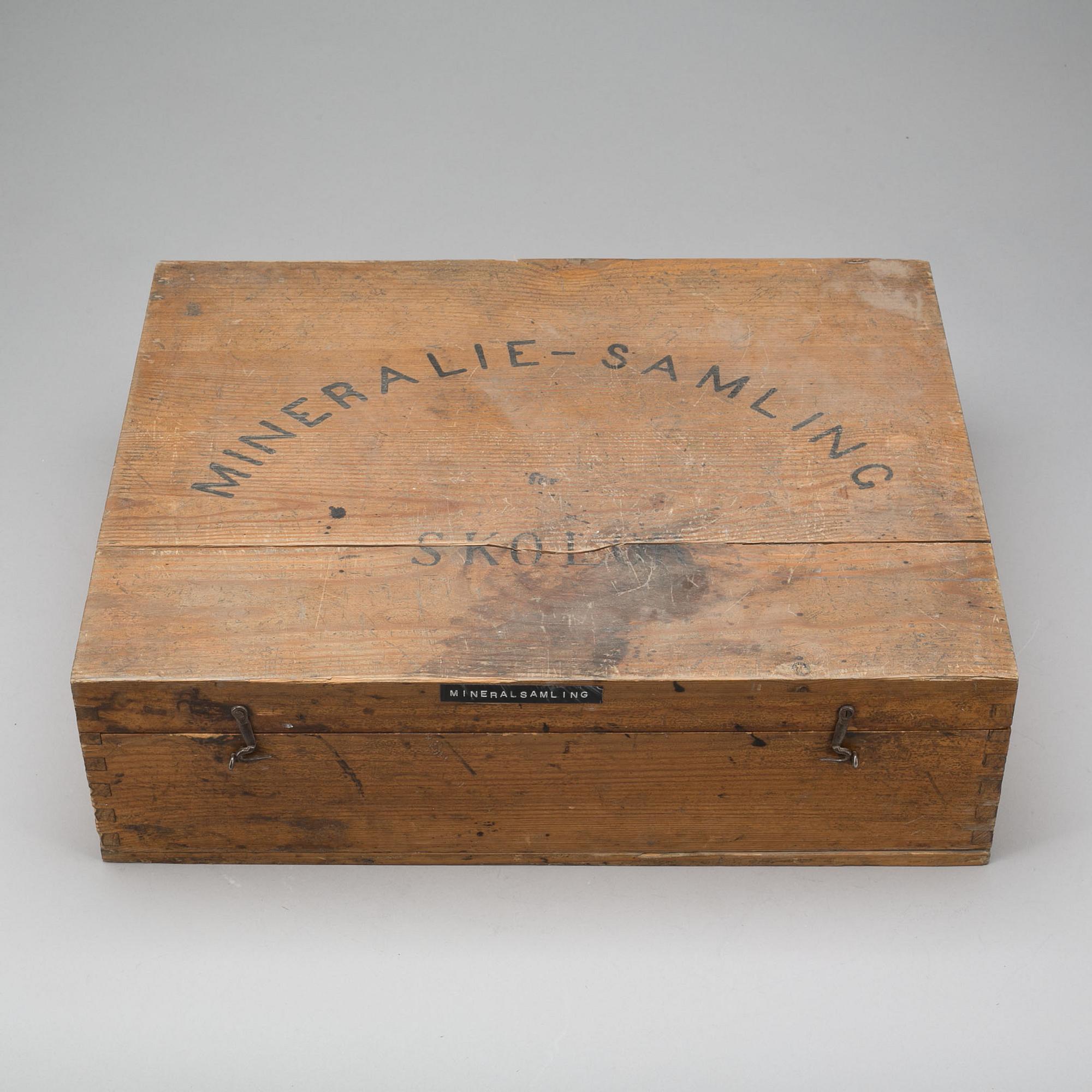 MINERALSAMLING FÖR SKOLOR, 1900-talets första del.