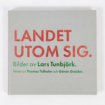 Lars Tunbjörk, bok "Landet utom sig", 1:a upplagan, 1993.