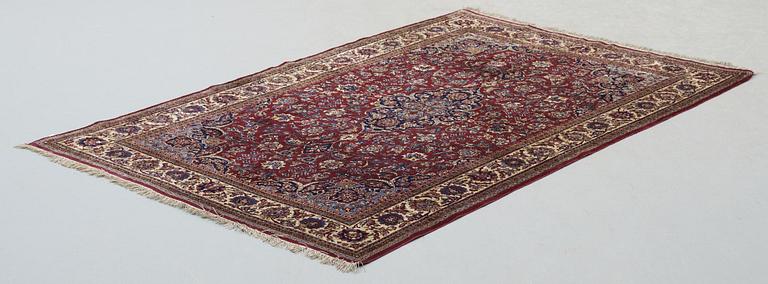 SEMI-ANTIQUE SILK KASHAN. 208,5 x 136 cm.