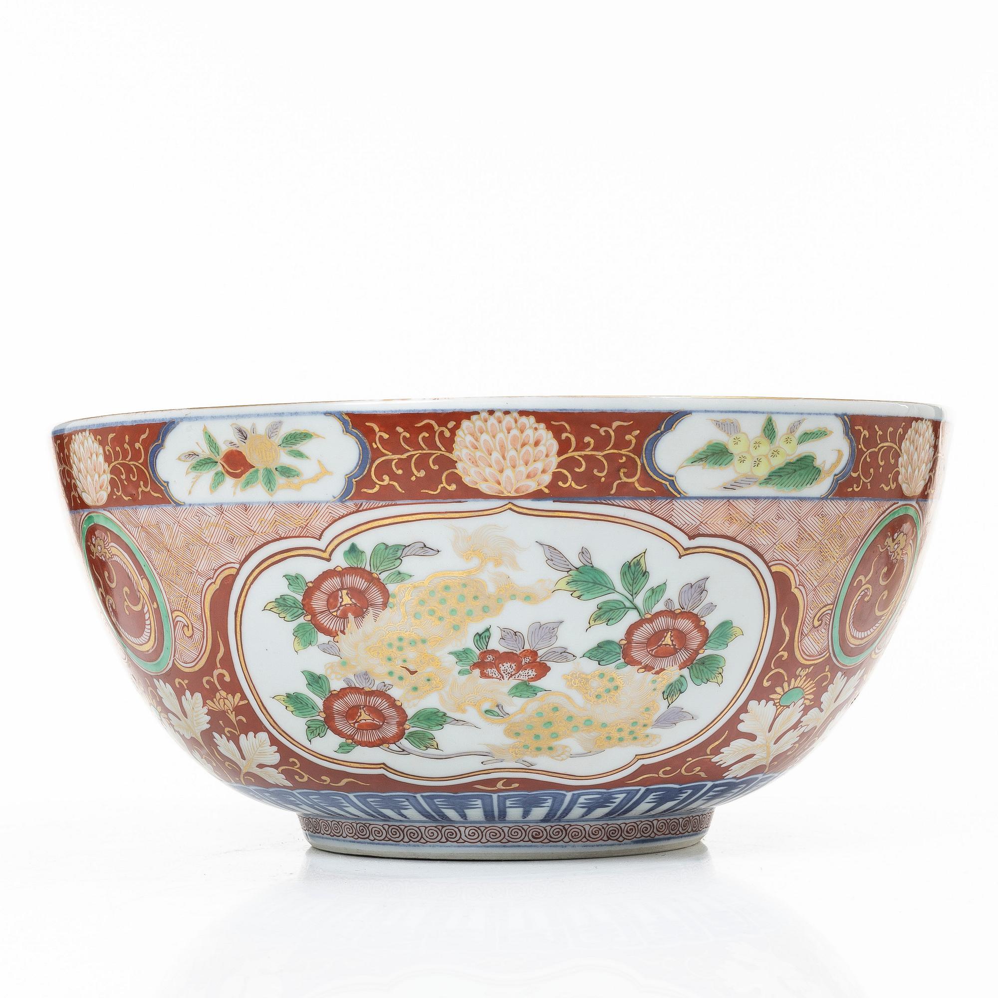 A large Japanese imari porcelain punch bowl, 19th century.