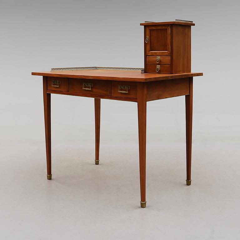 SKRIVBORD, 1900-talets första hälft.