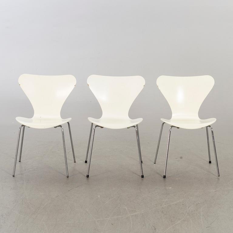 ARNE JACOBSEN, six danish "Sjuan" chairs for Fritz Hansen.