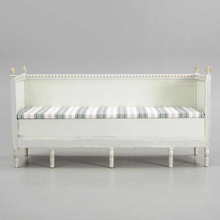 SOFFA, gustaviansk, omkring 1800.