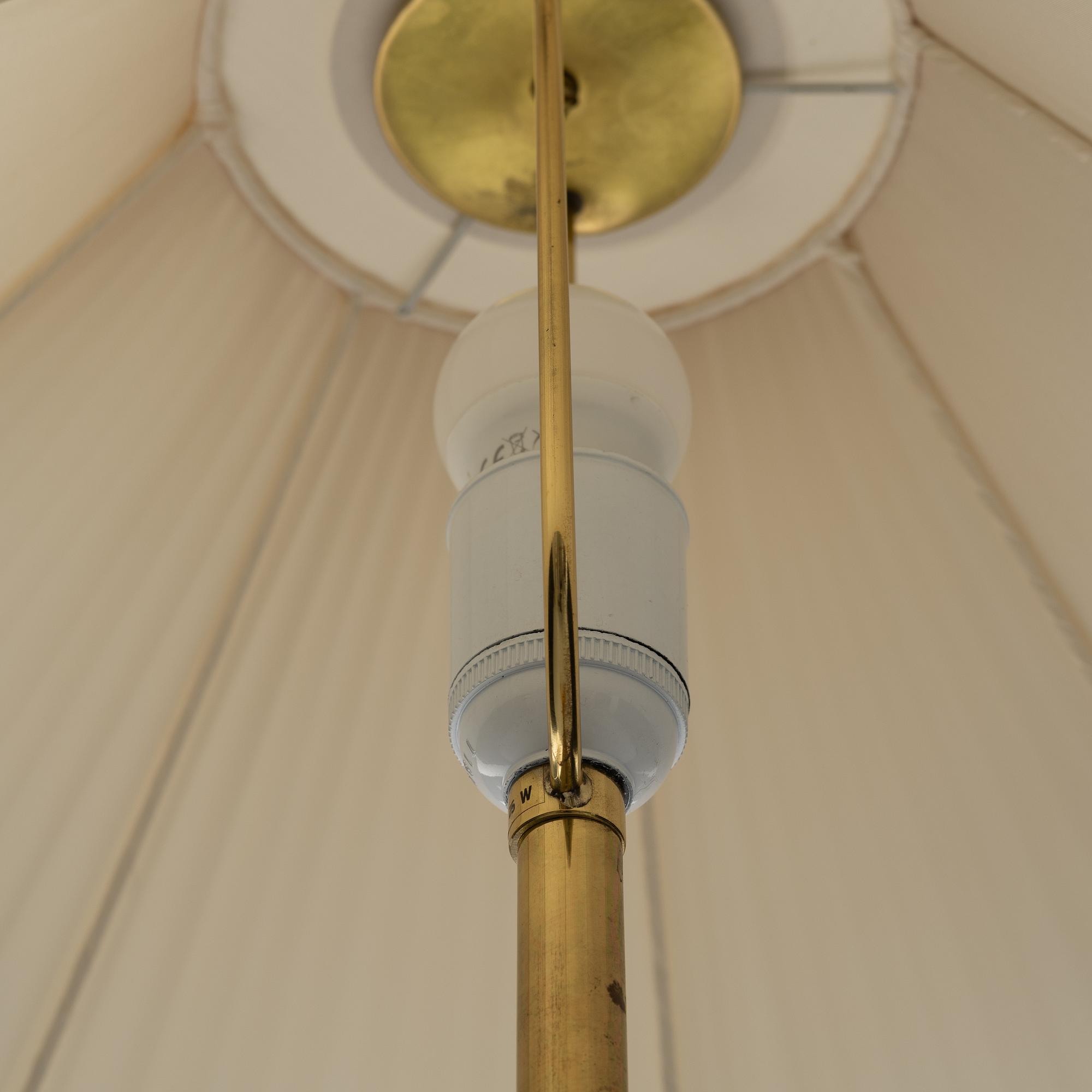 Josef Frank, bordslampa, modell nr 2467/2, Firma Svenskt Tenn.