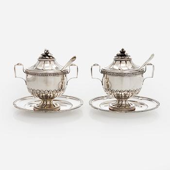 Sokerikkopari, vadit ja sirotinlusikat, hopeaa, JE Torsk, Tukholma 1902.