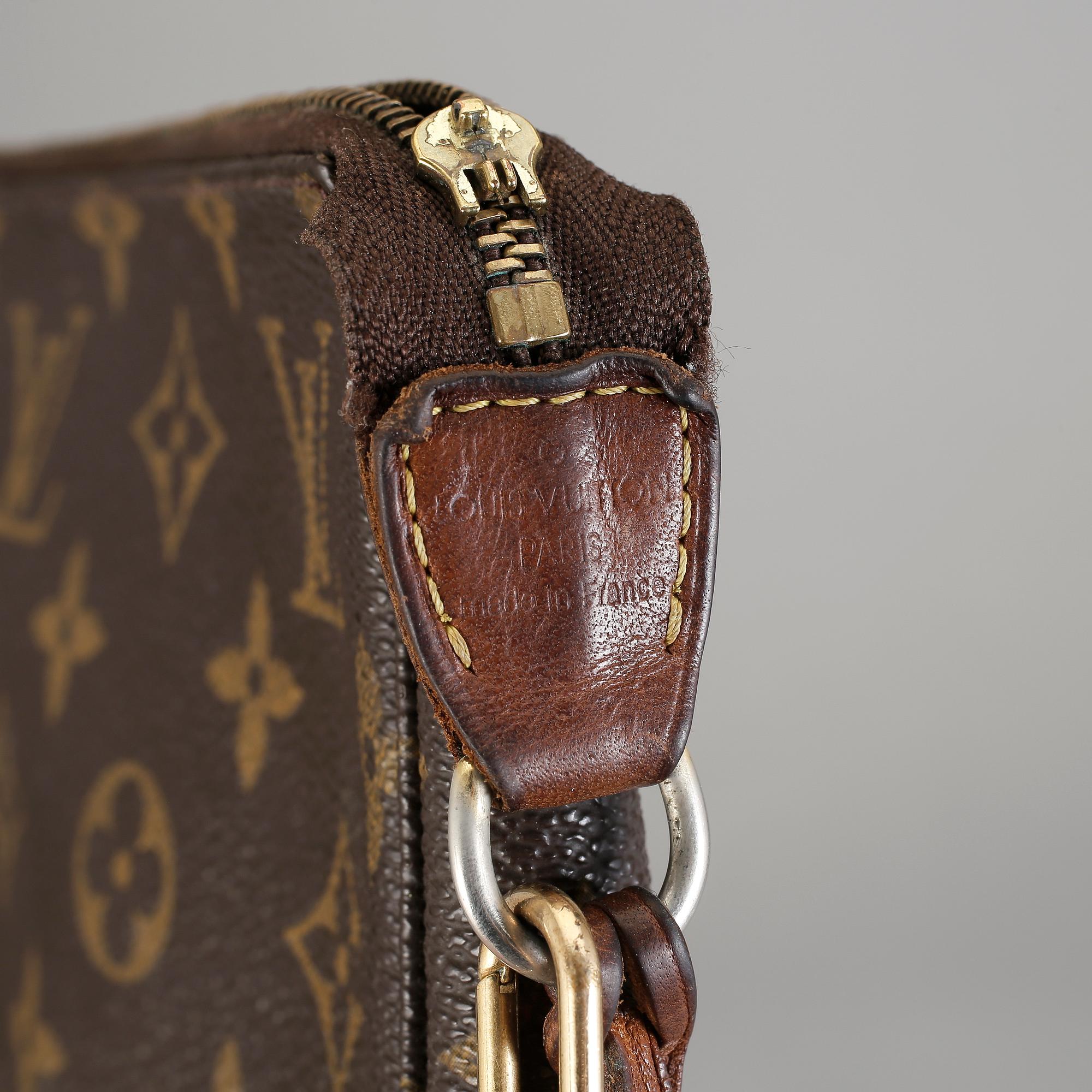 VÄSKA, "Pochette", Louis Vuitton.