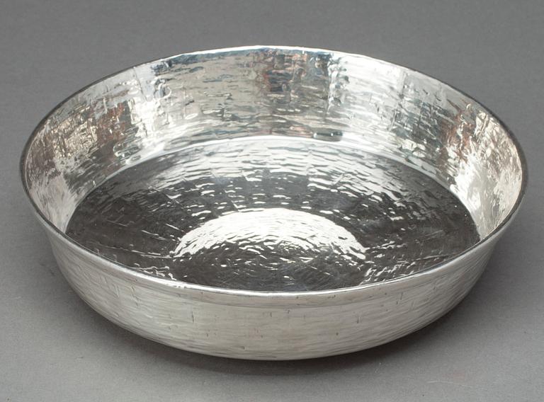 SKÅL, sterlingsilver, Tapio Wirkkala, signerad TW, Hopeakeskus Oy, Tavastehus, 1971. Vikt ca 519g.