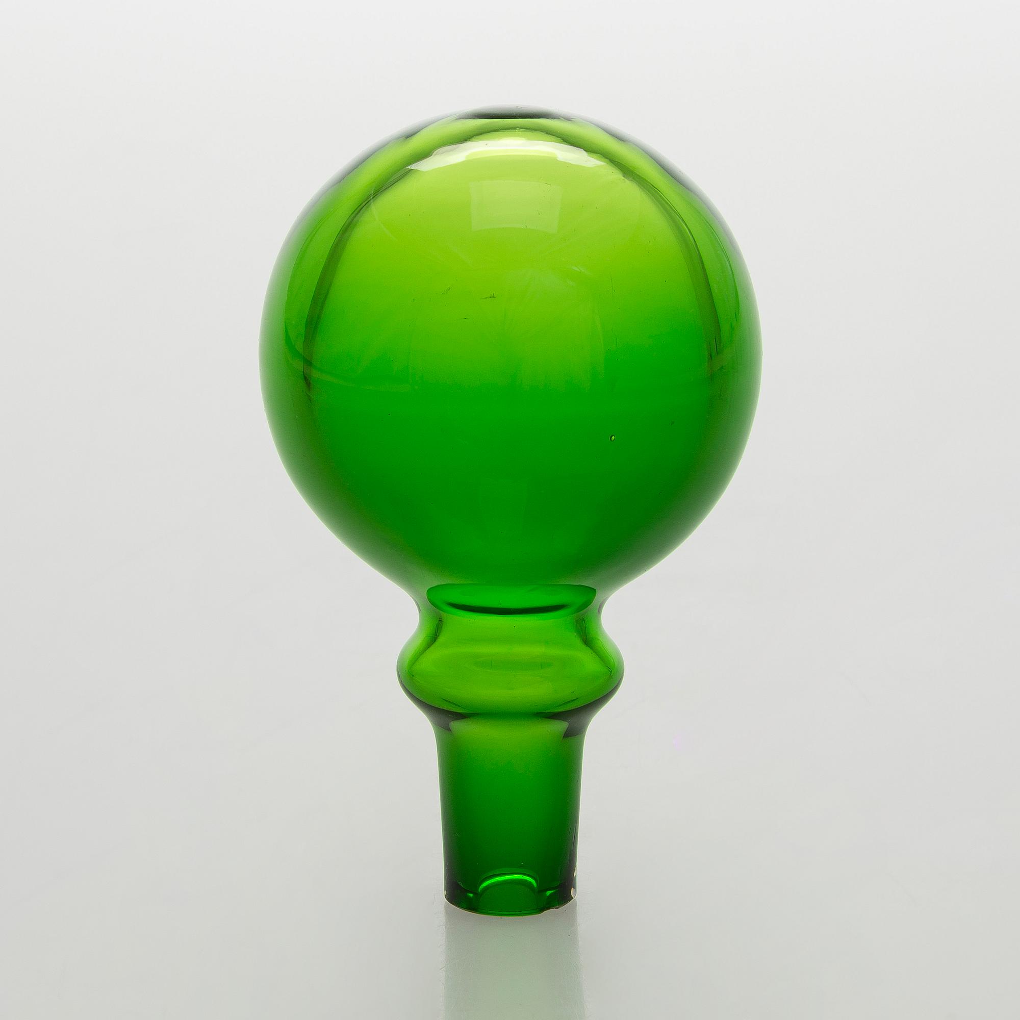 Tapio Wirkkala, A 'Coreano' glass carafe for Rosenthal 1979.