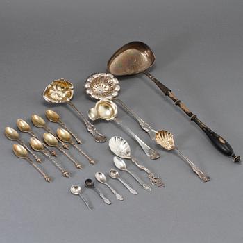 PARTI SKEDAR, 19 st, silver, 1800- respektive 1900-tal. Vikt 387 gram.
