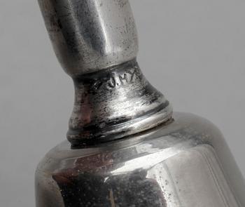 DOSA samt BORDSKLOCKA, silver, däribland Olof Peter Almén, Hedemora, 1808 (verksam 1787-1806),