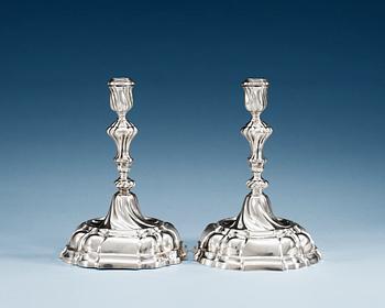 824. LJUSSTAKAR, ett par, silver, Österrike-Ungern  Rokokostil, efter 1886. Vikt 523 g.