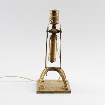 BORDS/VÄGGLAMPA, mässing, jugend, 1900-talets första hälft.