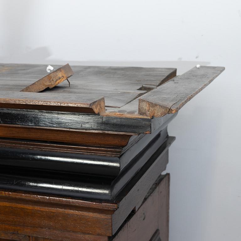 A Baroque cabinet, first half of the 18th century.