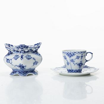 Royal Copenhagen, A sixteen-piece 'Blue fluted Full lace' Mocca service, second half of the 20th century.
