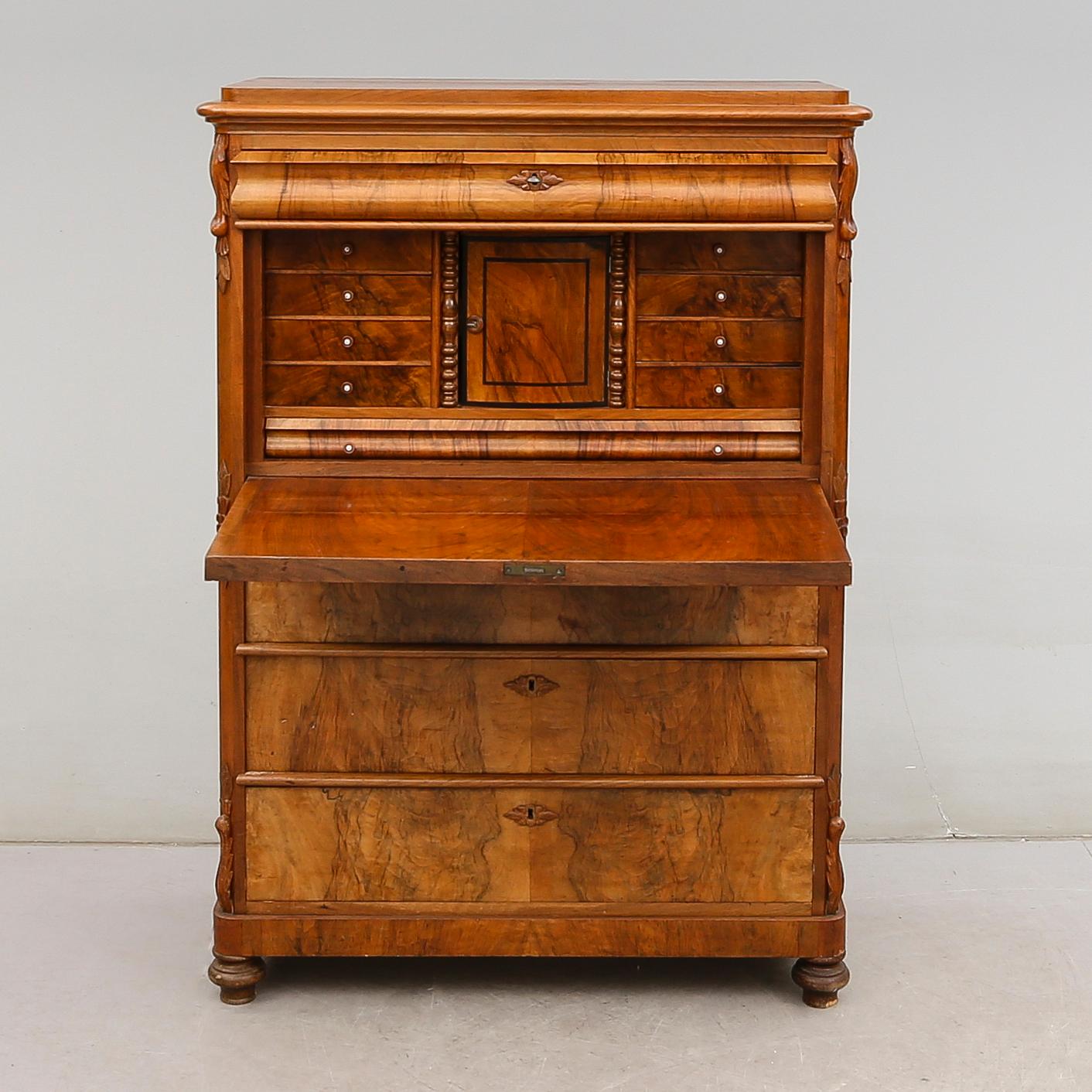 CHIFFONJÉ, 1800-talet andra hälft.