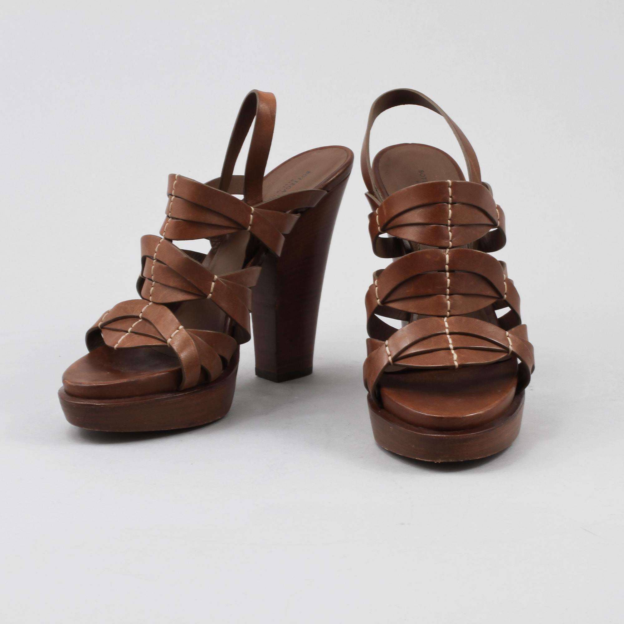 SKOR, Bottega Veneta.