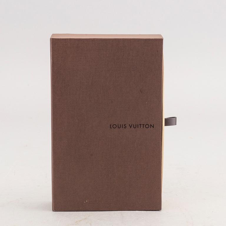 Louis Vuitton, wallet.