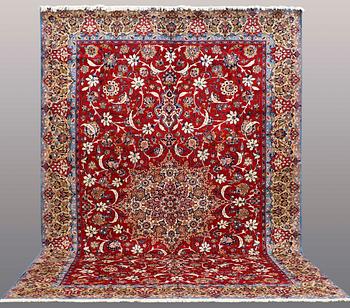 A CARPET, Esfahan, ca 460 x 320 cm.