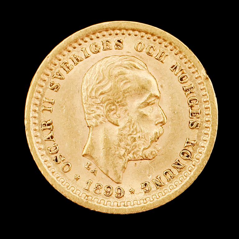 GULDMYNT, 5 kr, Oscar II, 1899. Vikt ca 2 g.
