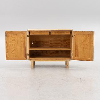 Göran Malmvall, a cabinet '821', Svensk Fur, Karl Andersson, Huskvarna.