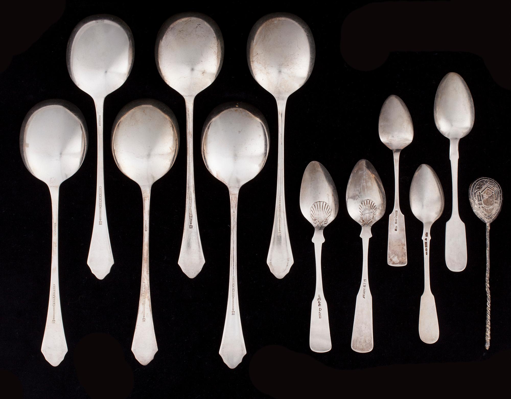 BESTICK, 35 delar, silver och nysilver, engelska, finska, ryska stämplar, 1845-1900-talets mitt. Total silvervikt 465 g.