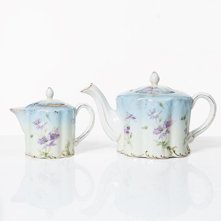 Tea service, 14 pieces, porcelain, Kuznetsov, Russia, circa 1900.