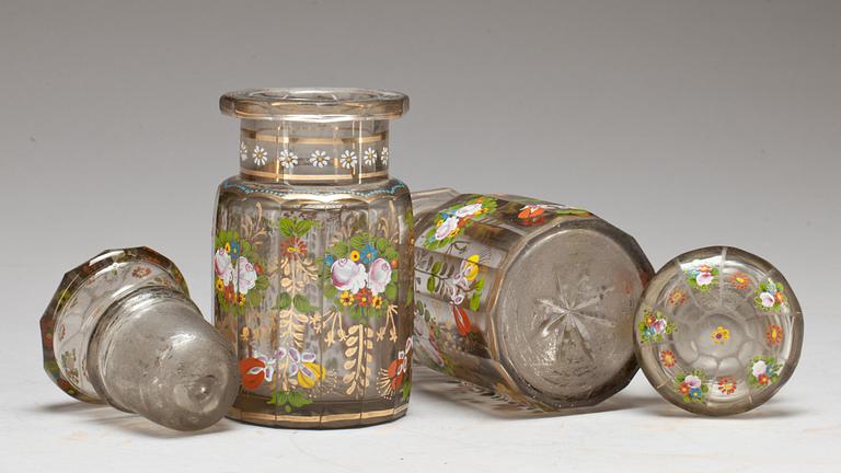 BURKAR MED LOCK, ett par. Glas, Persien. 1800-tal. Fatali-shan.