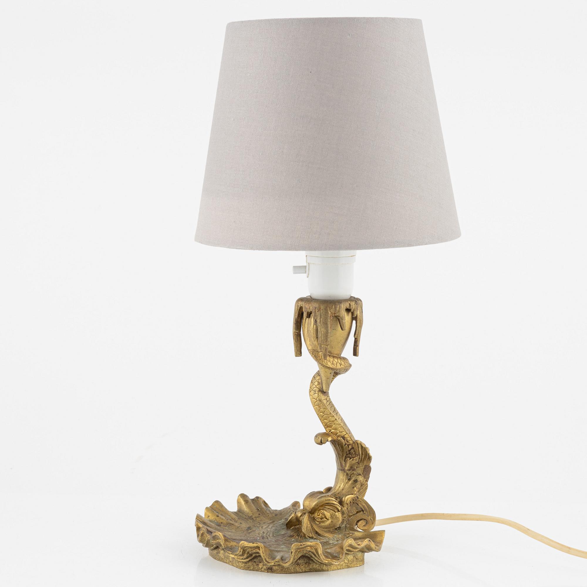 Bordslampa, empirestil, 1900-talets första hälft.