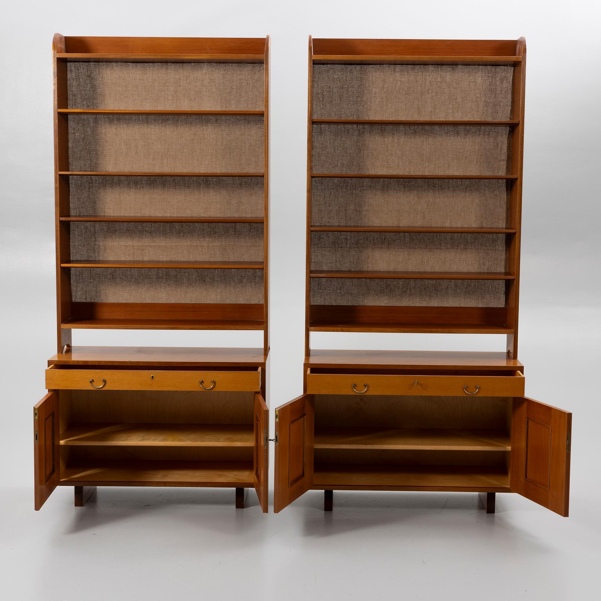 Josef Frank, bookcases, a pair, model B2112, Svenskt Tenn.