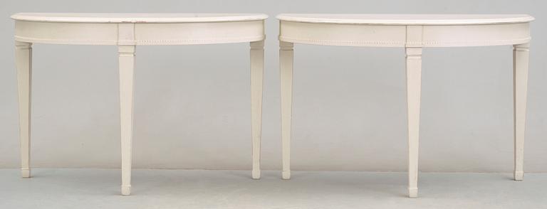 MATBORD/MÅNBORD, gustaviansk stil, 1900/2000-tal.