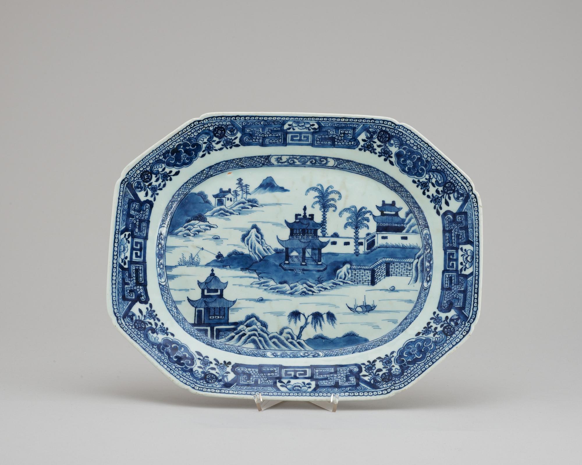STEKFAT, kompaniporslin. Qing dynastin, Qianlong (1736-95).