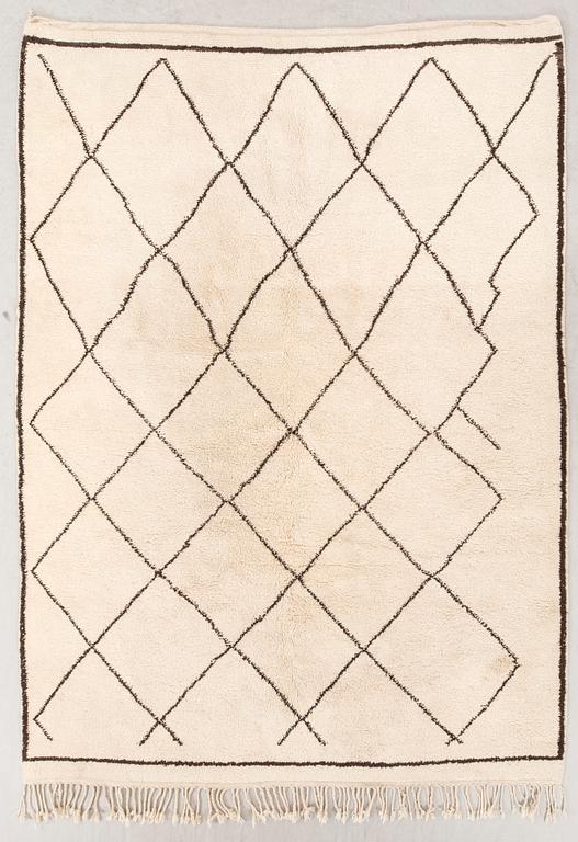 A Moroccan carpet approx 286x226 cm.