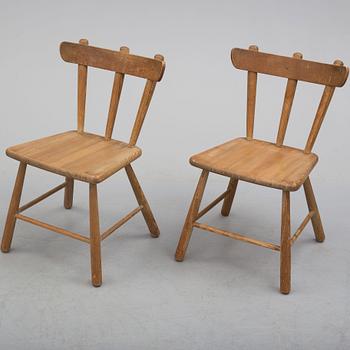 STOLAR, ett par, Sportstugemöbel, 1940-tal.