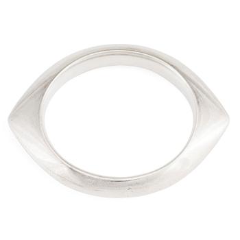 63. Nanna Ditzel, a sterling silver bangle, Georg Jensen, Copenhagen post 1945, design nr 111.